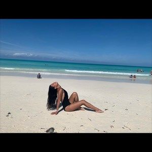 Meet your Posher, Oriana